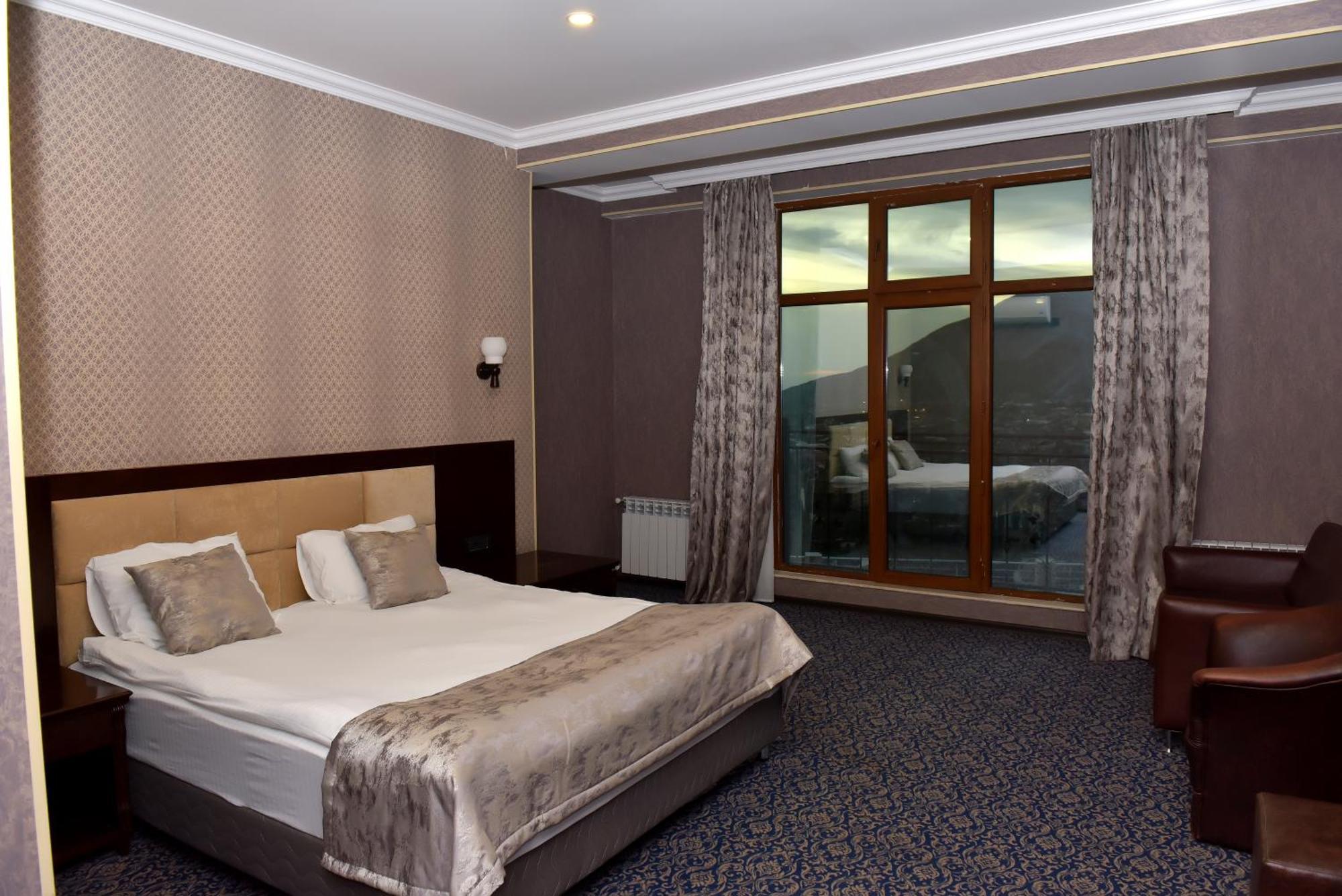 Ruma Qala Hotel Şǝki Exterior foto